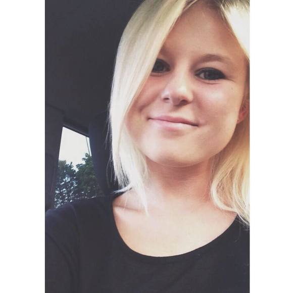 Meet your Posher, Emily - Picture 1 of 1